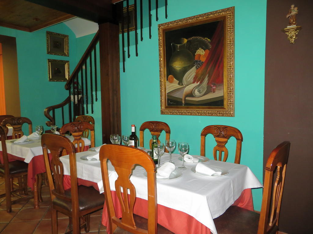 Hostal Restaurante Reina El Tejar Exterior foto
