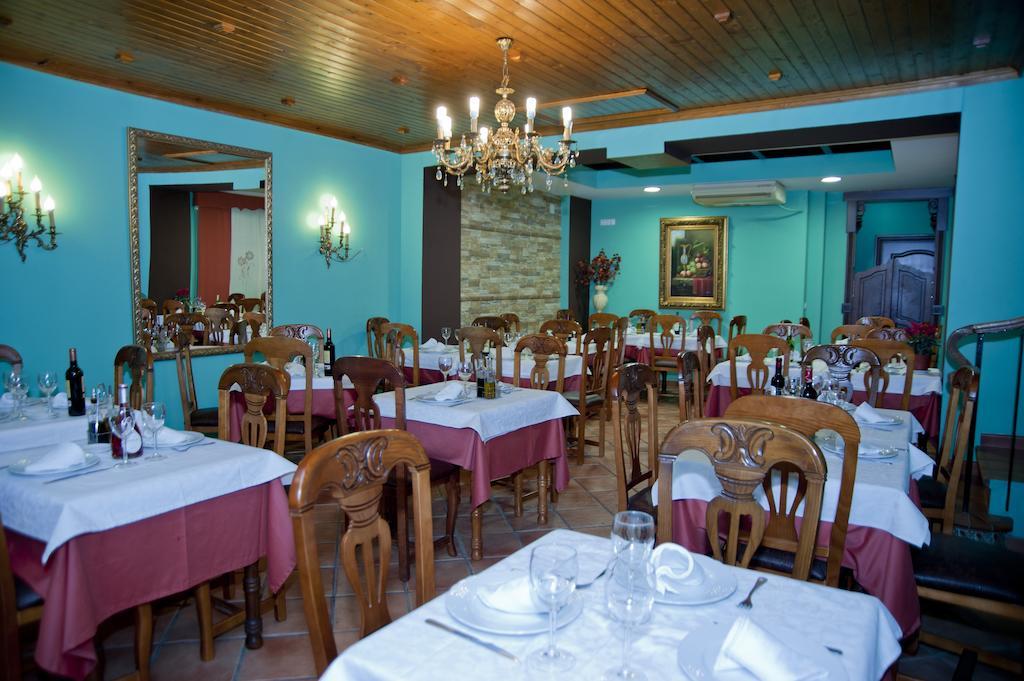 Hostal Restaurante Reina El Tejar Exterior foto